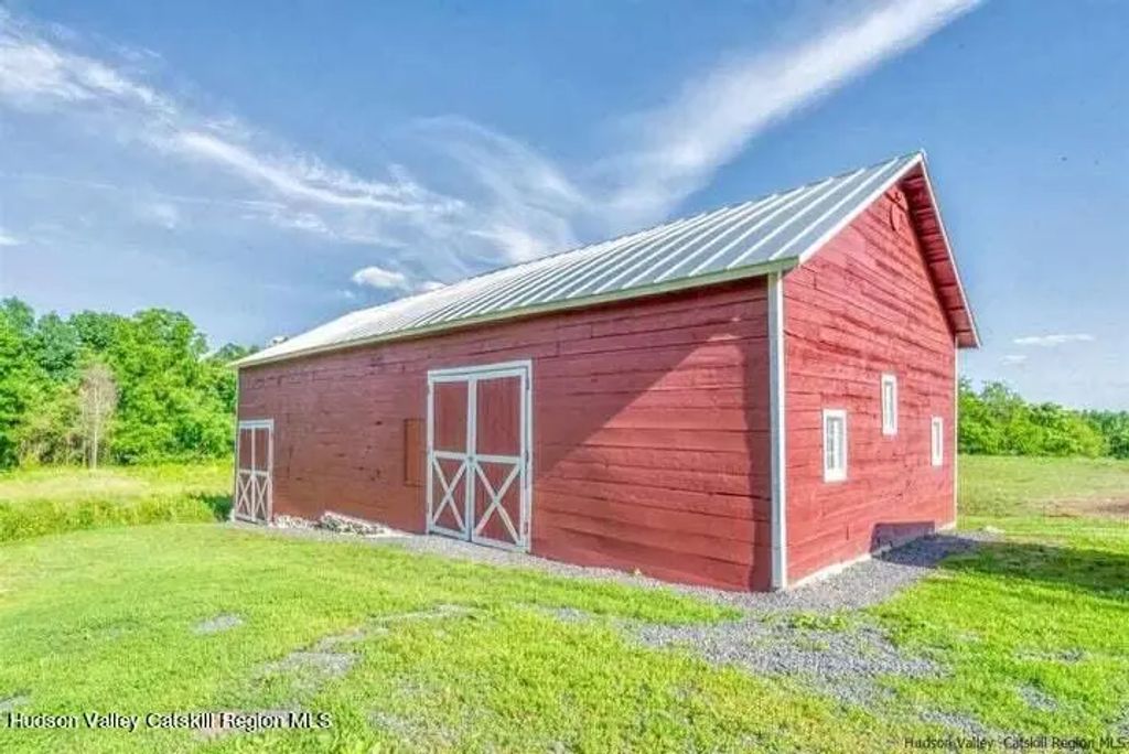 813 Flatbush Road, Kingston