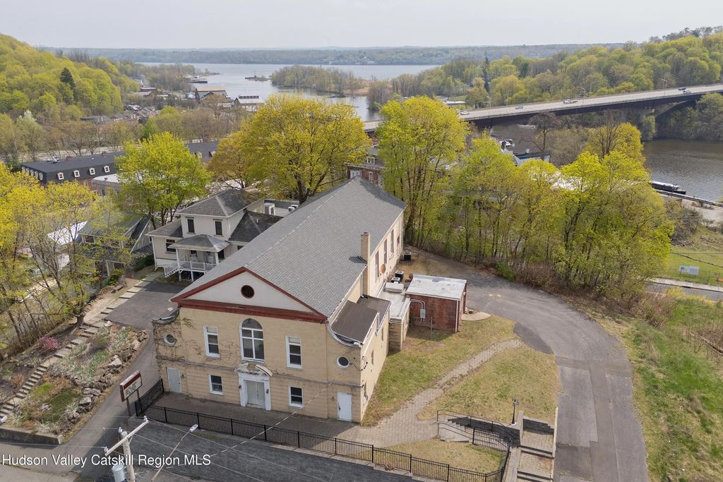 24 W Union Street, Kingston