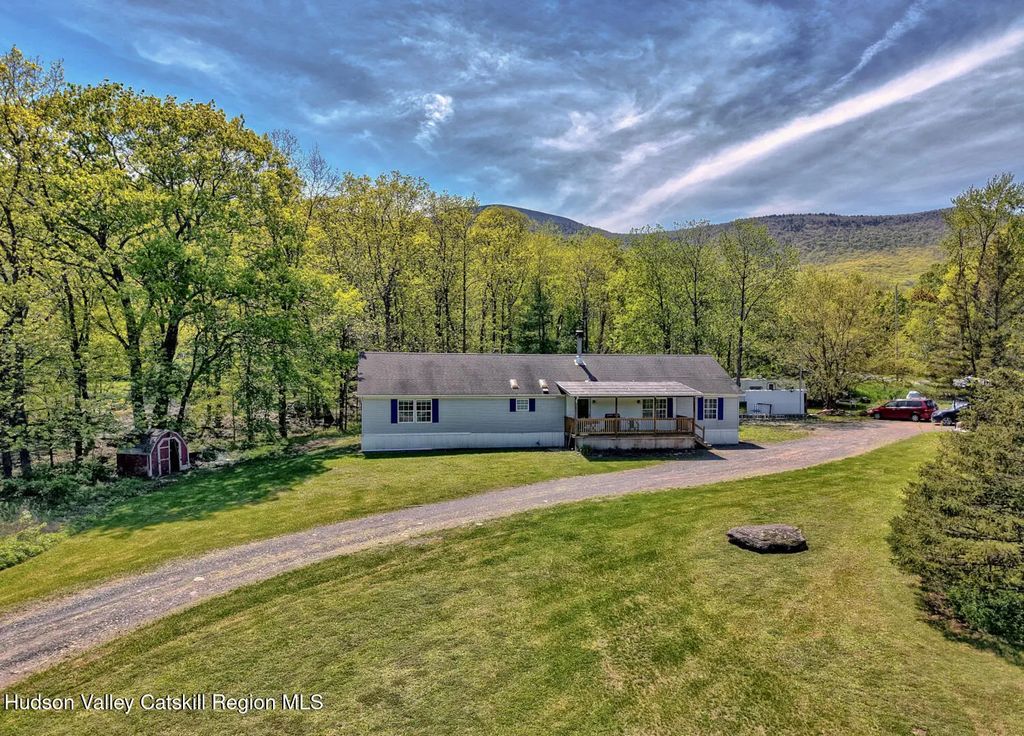 141 Jones Road, Round Top