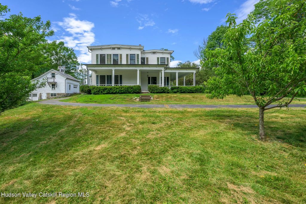 19 Lovers Lane, New Lebanon