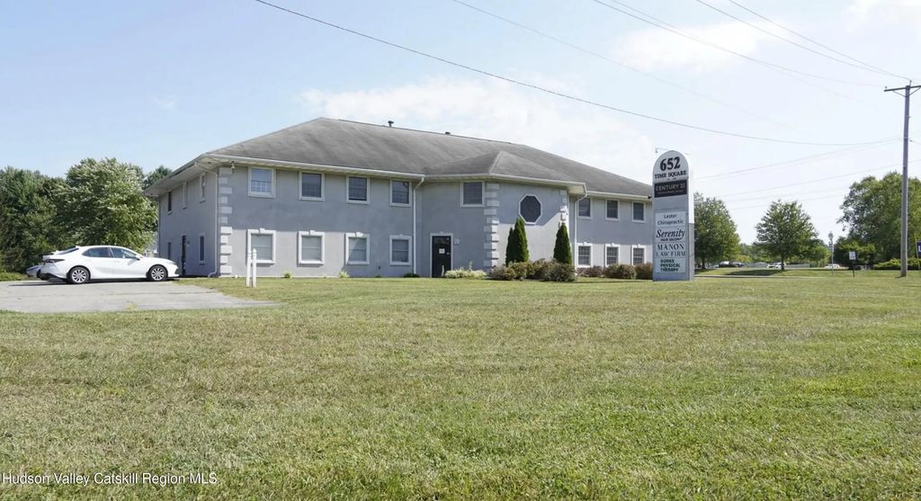652 Ny 299, Highland