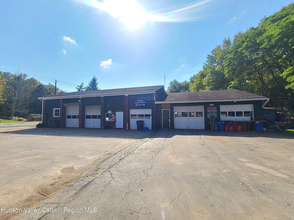 36 Cold Spring Road, Monticello