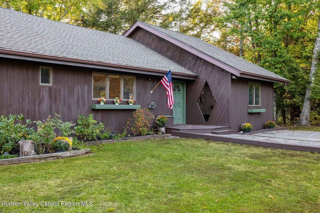 93 Maplewood Road, Windham