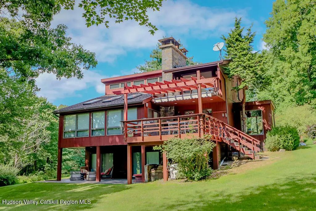 388 Sky Farm Road Stop 11, Copake