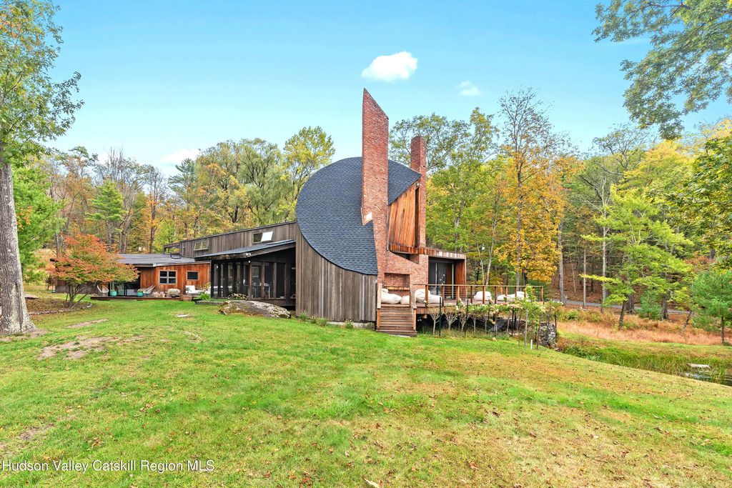 289 Upper Byrdcliffe Road, Woodstock