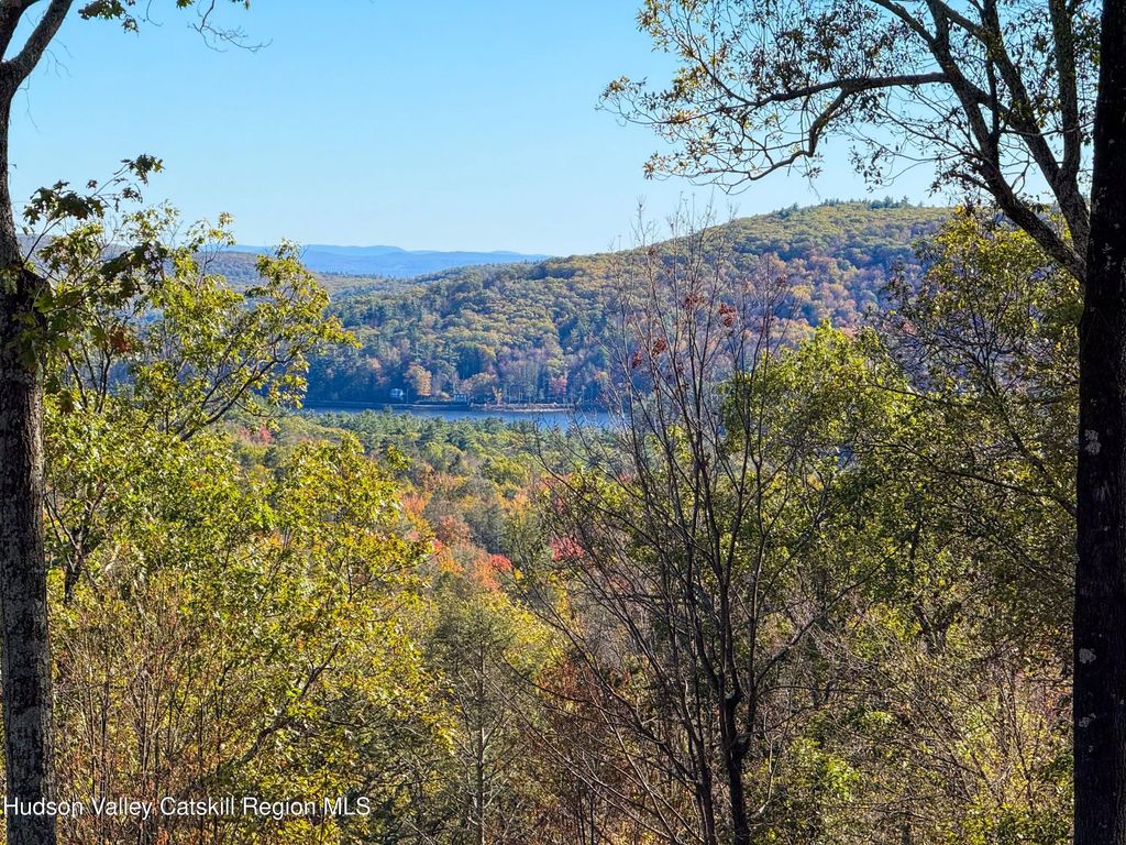 132 Valley View Way, Lake Hill