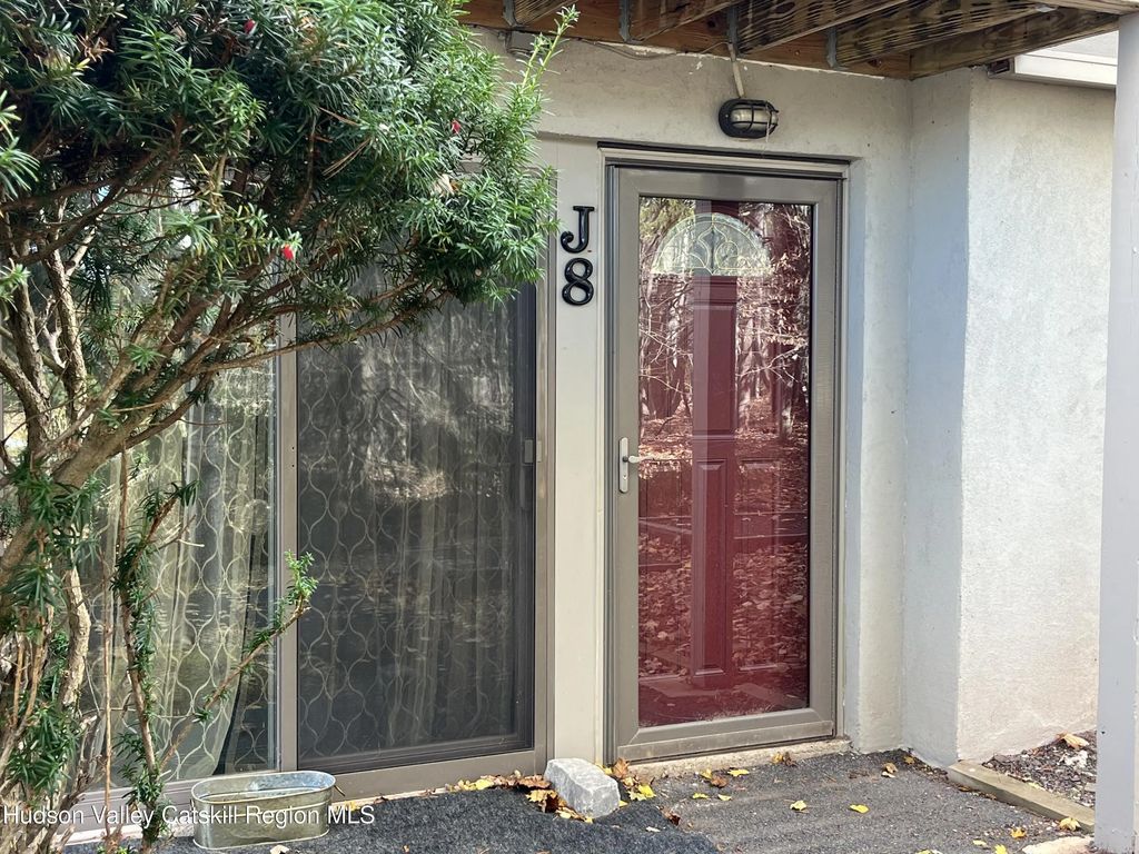 24 Highlands Drive J8, Hunter