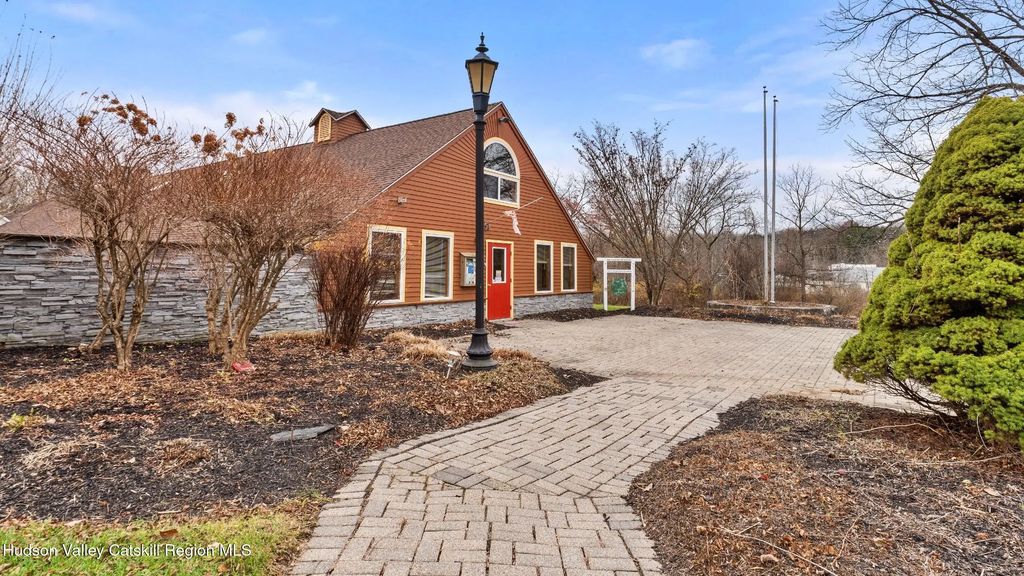 26 Benton Road, Wassaic