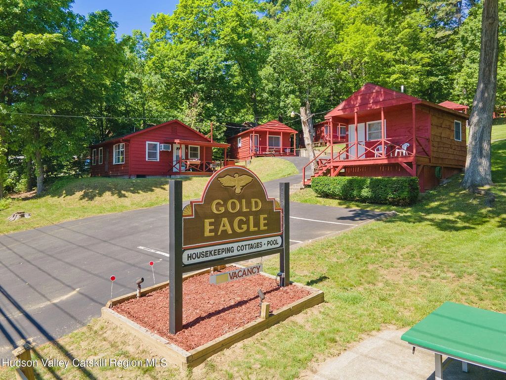 3041 Lake Shore Drive, Lake George