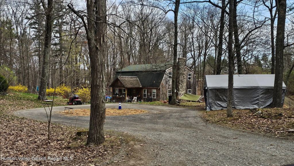 11 Dunbar Road, Hudson