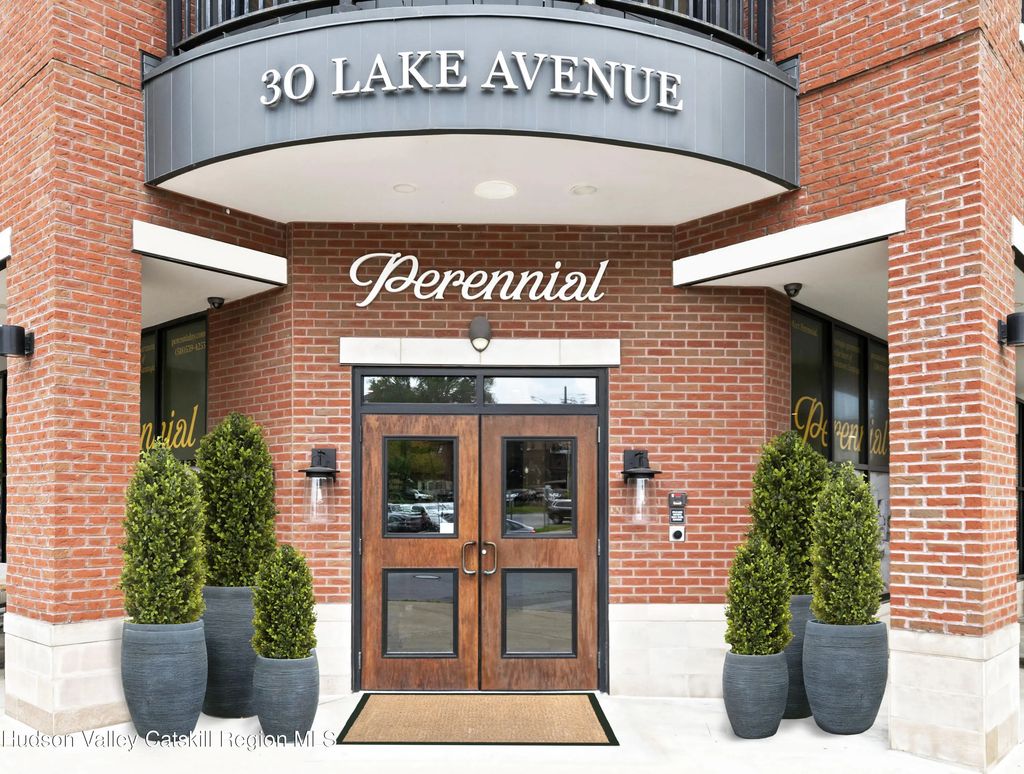 30 Lake Avenue #ph 404, Saratoga Springs