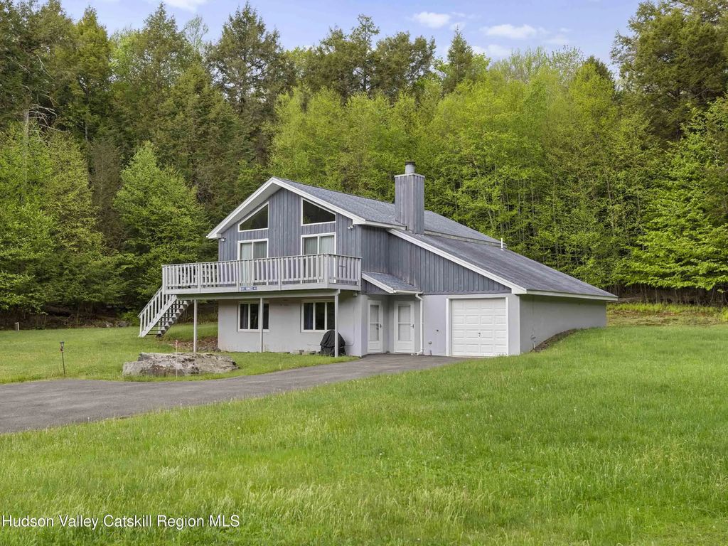 114 Conifer Lake Road, Jewett