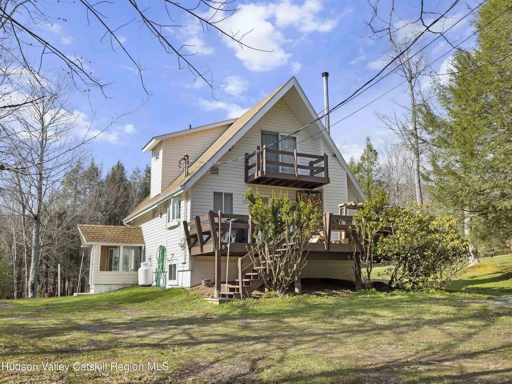 177 Boy Scout Road, East Jewett