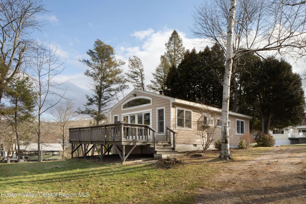 5 Adams Drive, Hillsdale