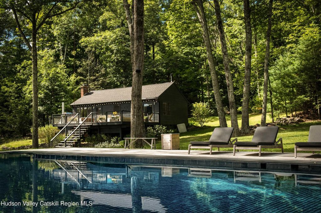 55 Nordic Drive, Woodstock