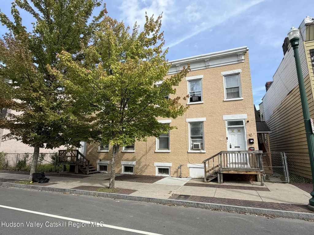 540 2nd Street, Troy