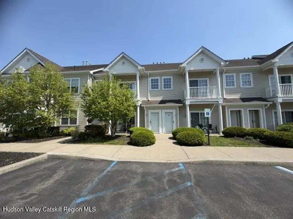 106 Commons Lane, Saugerties