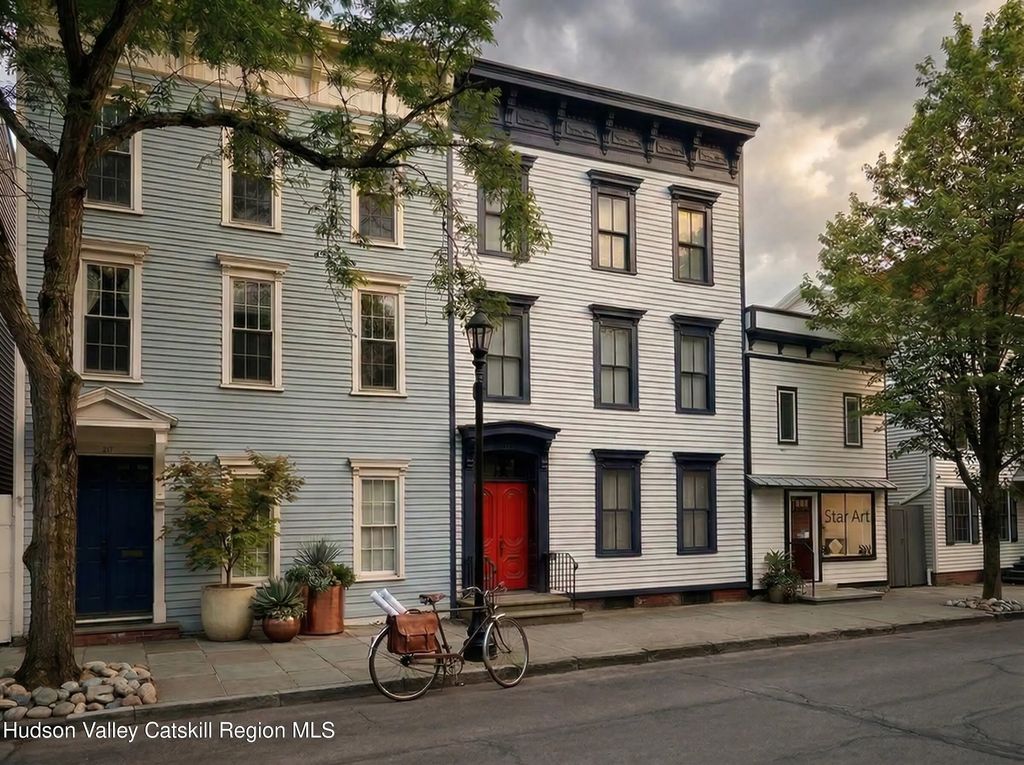 125 Warren Street, Hudson