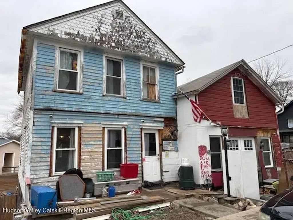 16 Elm Street, Philmont