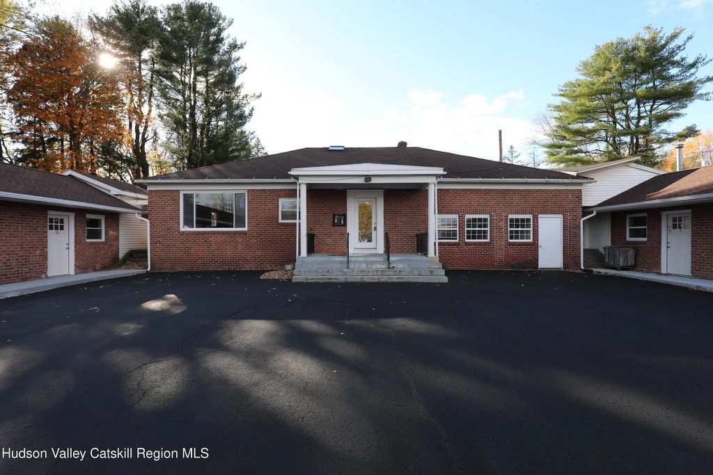 14311 Route 9w, Ravena