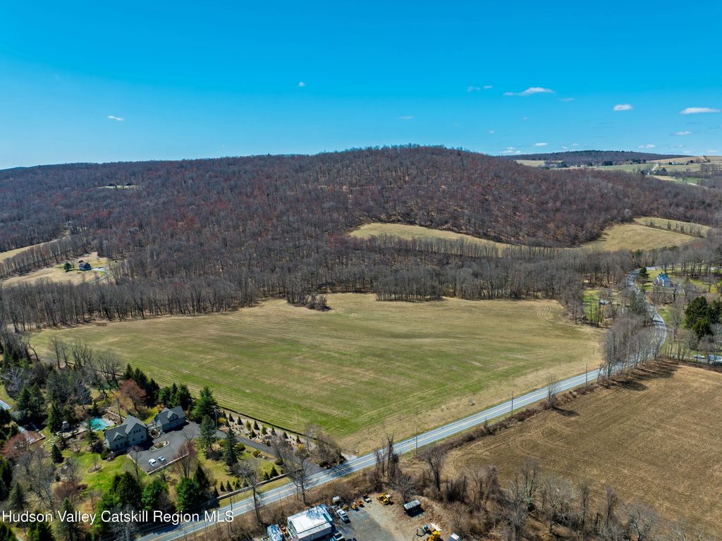 8 Mcghee Hill Road, Millerton