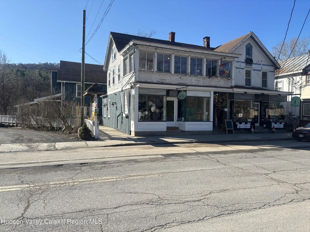 60 Main Street, Phoenicia