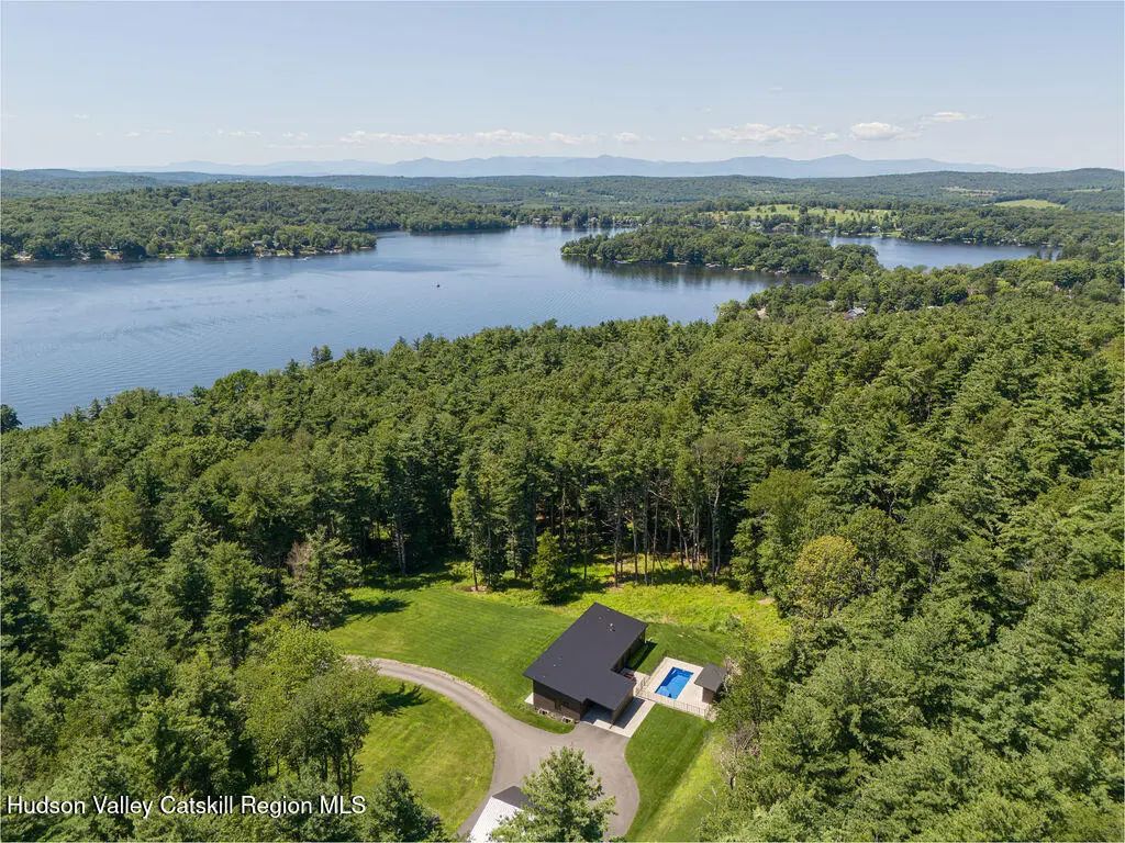 501 Birch Street, Craryville