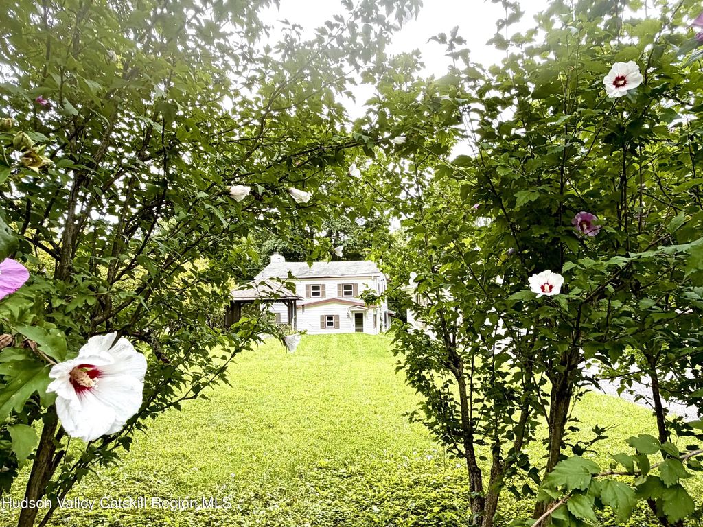 1232 Old Ford Circle, New Paltz