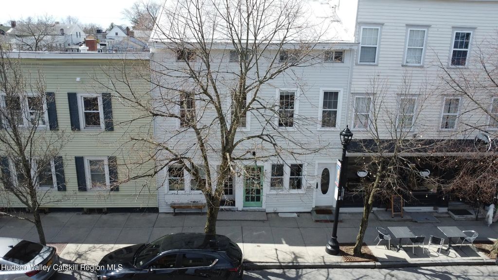 227 Warren Street, Hudson