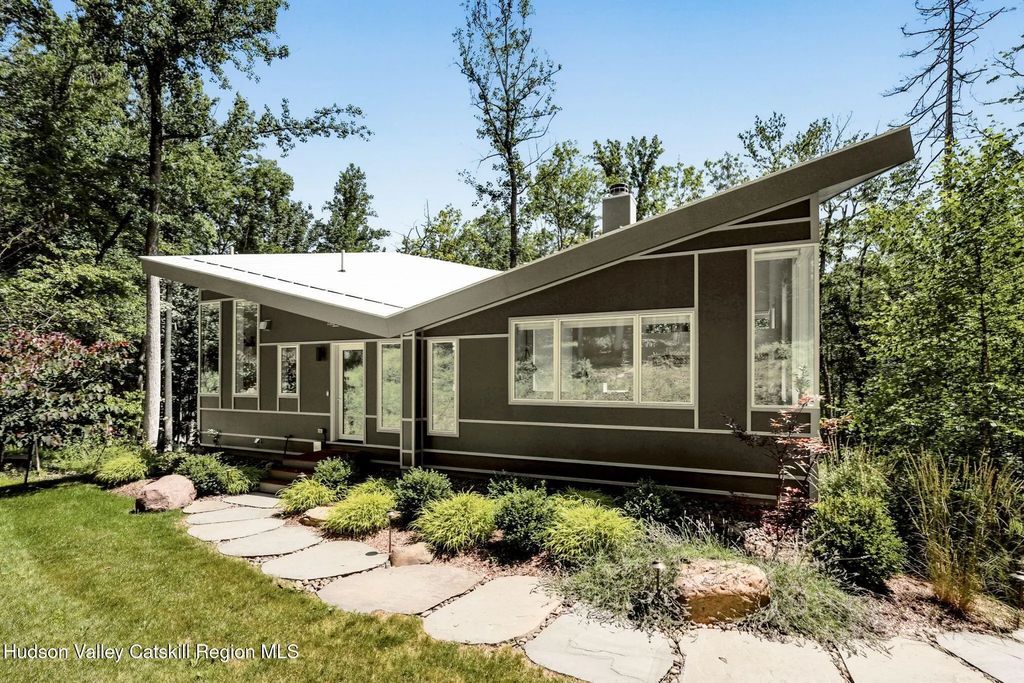 780 Oakwood Circle, Stone Ridge