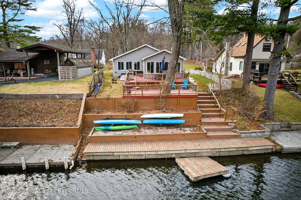 205 Esopus Creek Road, Saugerties
