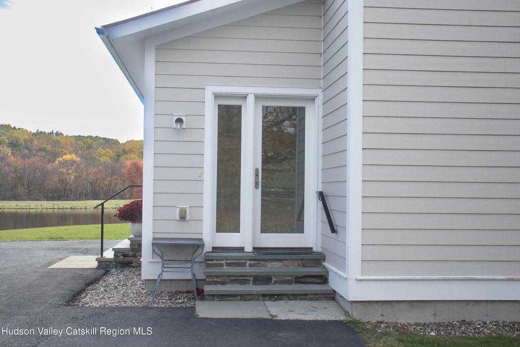 96 Jefferson Hill Road, Chatham