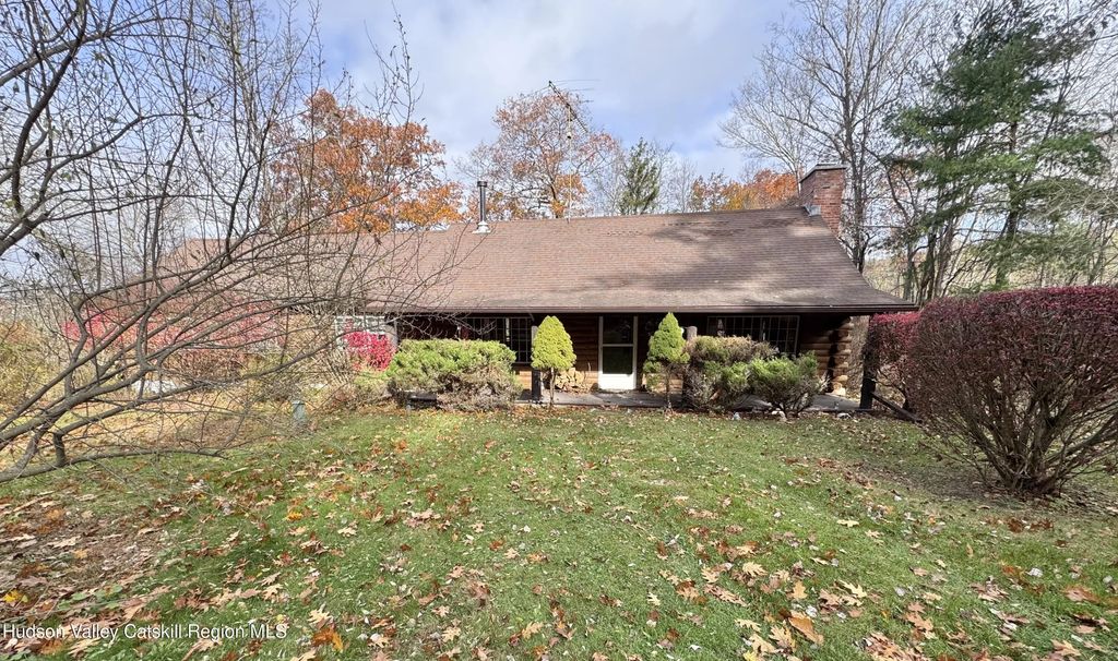 284 Hall Hill Rd Stop 18, Ancram
