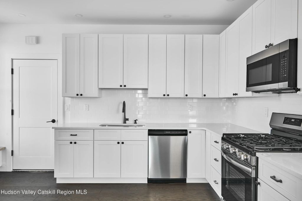 72-74 Green Street 72b, Hudson