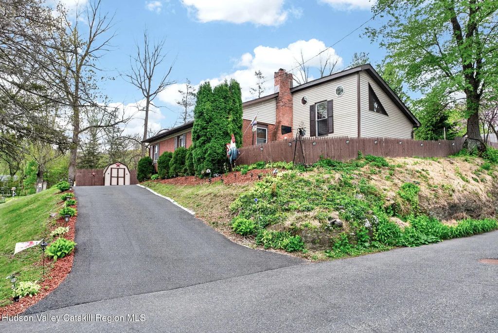 296 2nd Avenue, Kingston