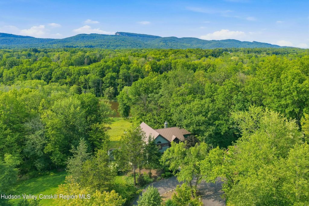 25 River Park Drive, New Paltz