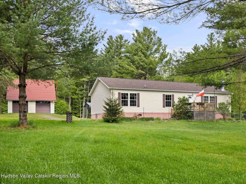 137 Mountain Pond View Road, Gilboa