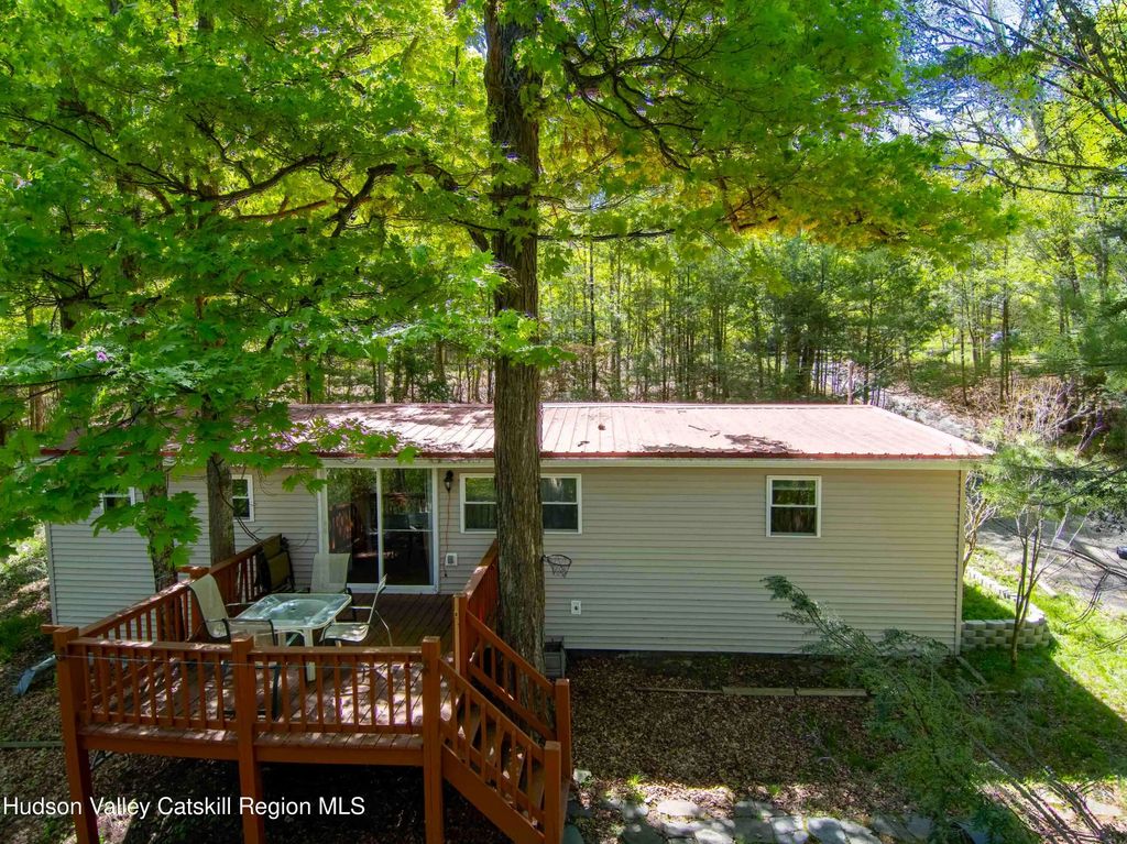 51 Enchanted Valley Road, East Durham