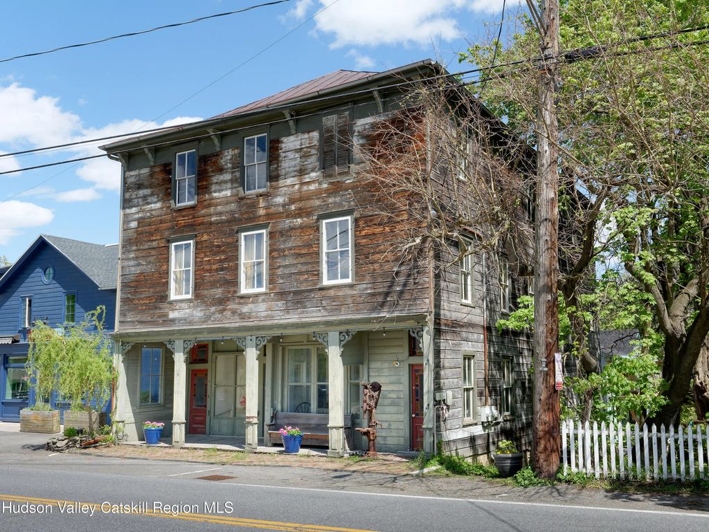 4 Church Avenue, Germantown