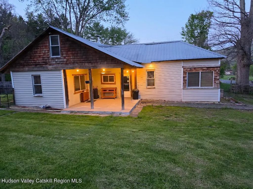 1 Jackson Drive, Ellenville