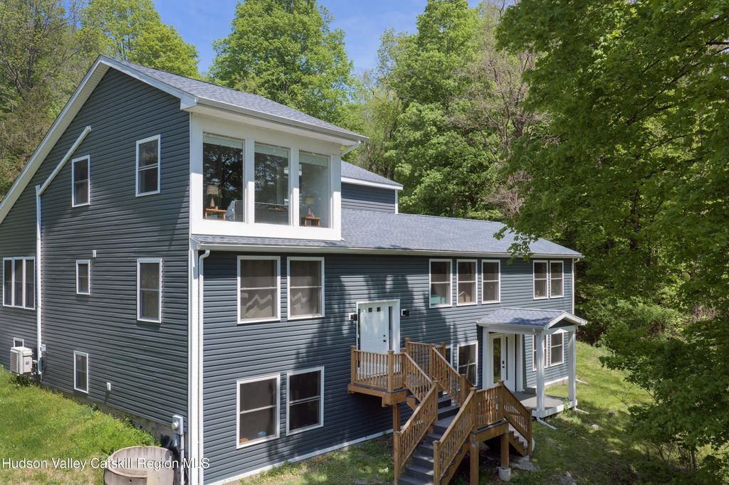 606 Old Post Road, New Paltz