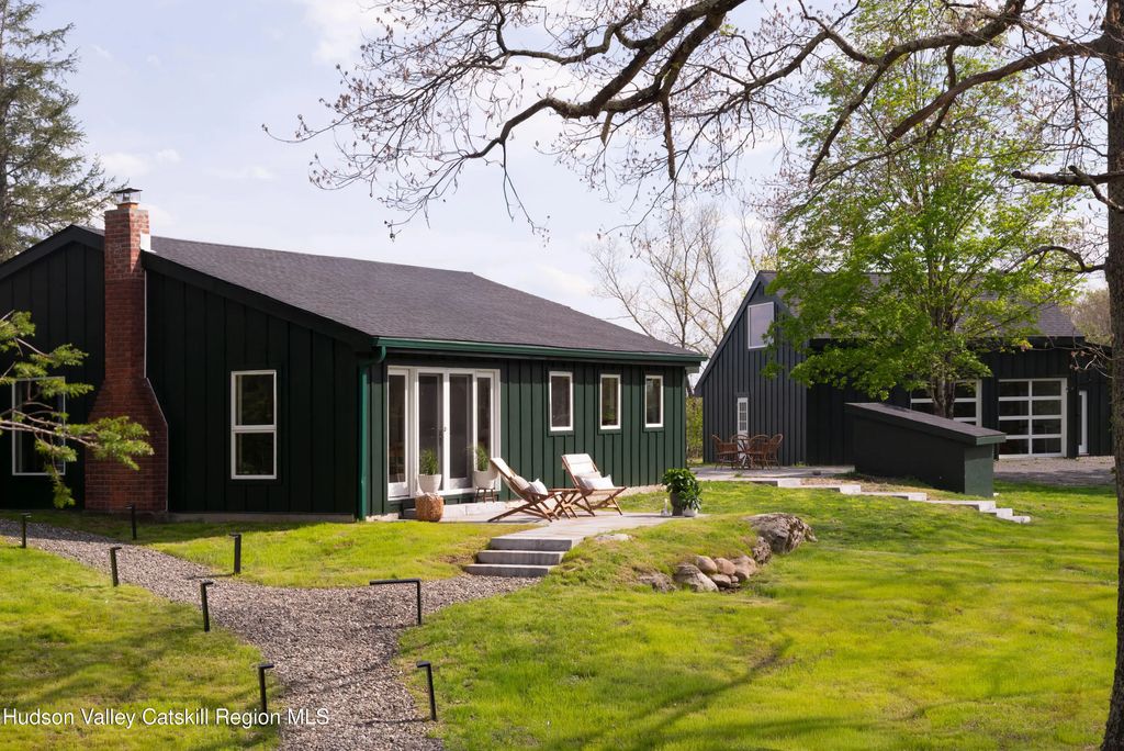 45 Charles Hommel Road, Saugerties