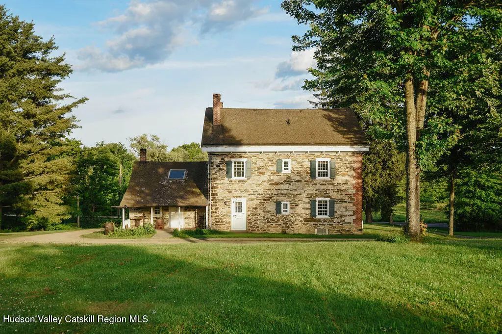 652 Albany Post Road, New Paltz