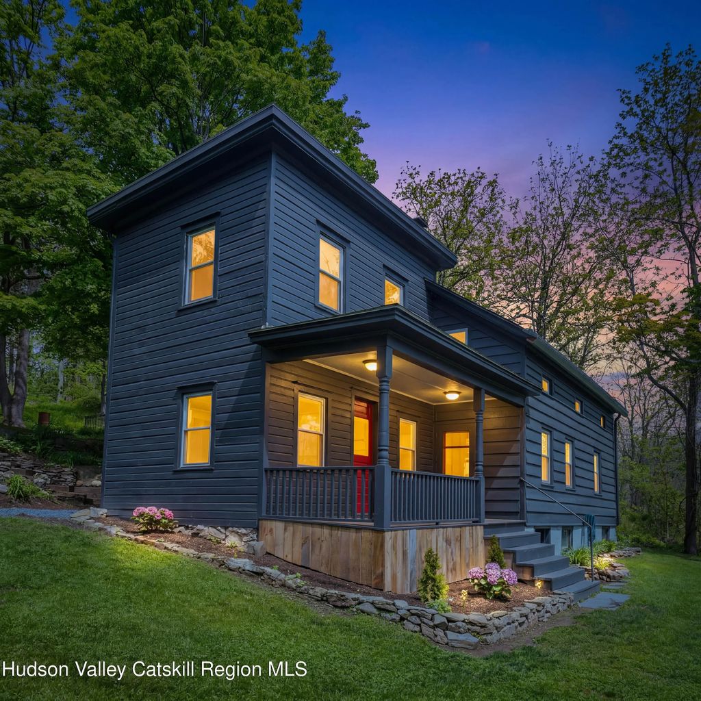 1625 New York 32, Saugerties
