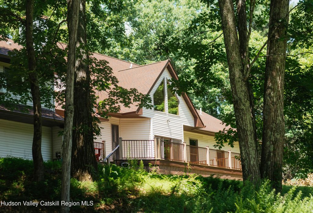 299 South Road, Ruby