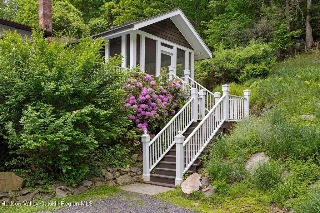 11 Oak Mountain Farm Road, Boiceville