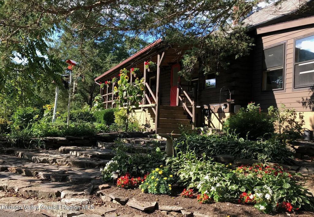 634 Old Plank Road, Coxsackie