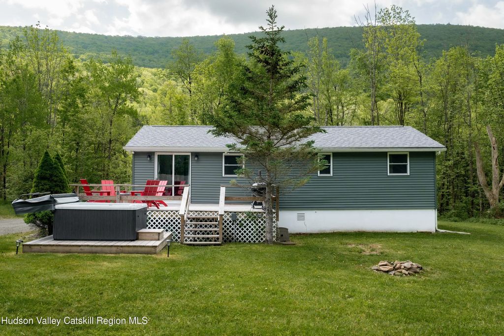 2331 New York 214, Lanesville