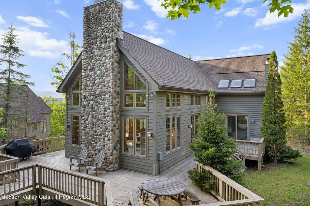 16 White Way, Windham