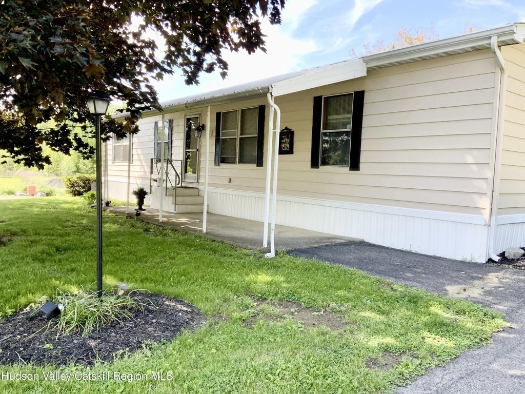 18 Cook Lane, New Paltz